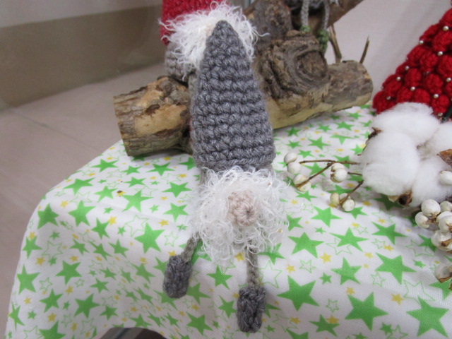 トムテ（グレー）